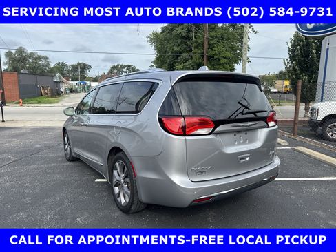 Used 2017 Chrysler Pacifica Limited image 6