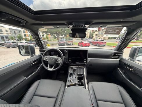 Certified 2025 Lexus GX 550 w/ Accessory Package (2T) AWD/4WD image 9