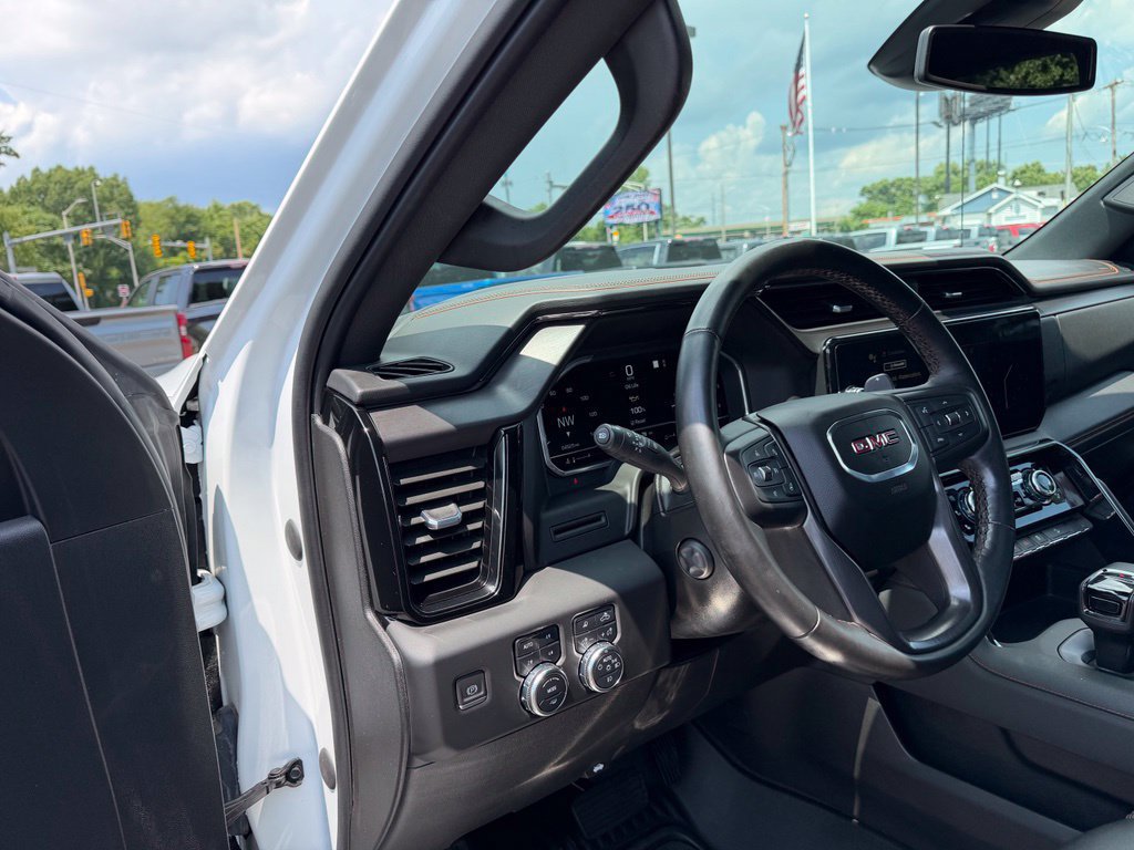 Used 2023 GMC Sierra 1500 AT4 w/ AT4 Preferred Package AWD/4WD image 17