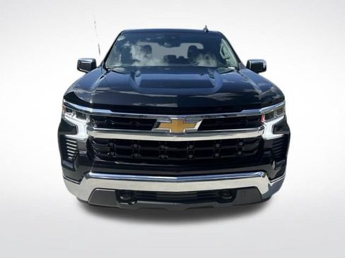 Used 2025 Chevrolet Silverado 1500 LT AWD/4WD image 3