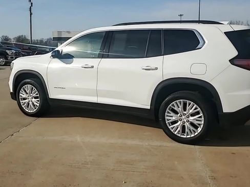 Used 2024 GMC Acadia Elevation image 6