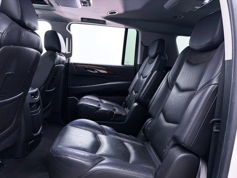 Used 2020 Cadillac Escalade ESV Luxury AWD/4WD image 31