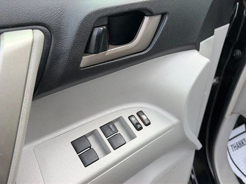 Used 2011 Toyota Highlander SE image 11