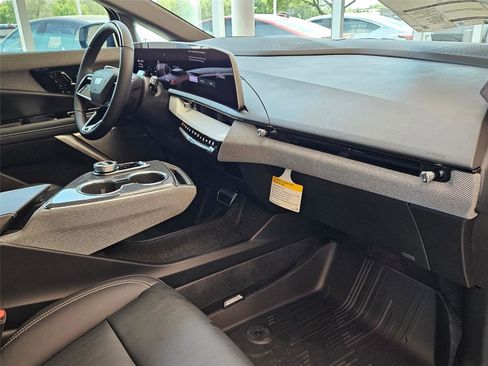 New 2026 Cadillac Optiq Sport 2 w/ LPO, Floor Liner Package AWD/4WD image 26