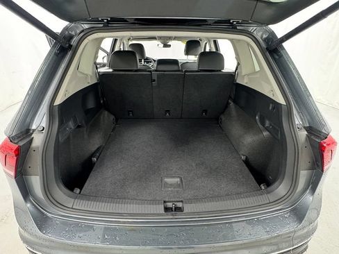 Used 2024 Volkswagen Tiguan SE AWD/4WD image 15