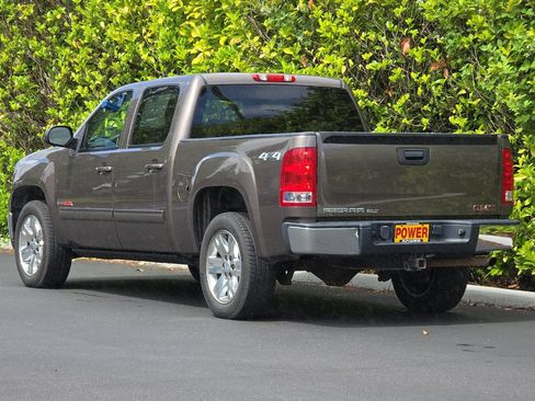 Used 2007 GMC Sierra 1500 SLT w/ Entertainment Package AWD/4WD image 6