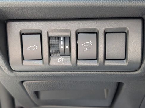 Certified 2025 Subaru Outback Limited AWD/4WD image 10