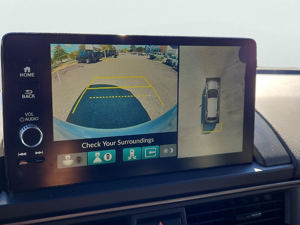 Certified 2024 Honda Pilot TrailSport image 16