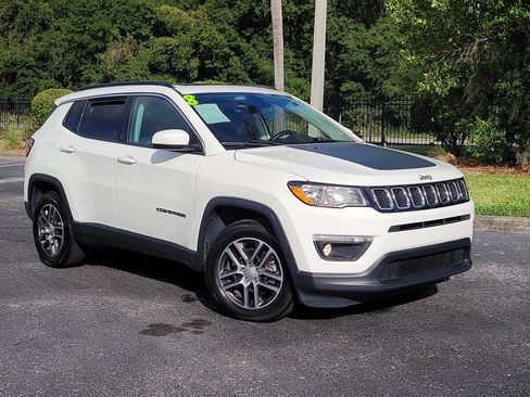 Used 2018 Jeep Compass Latitude w/ Popular Equipment Group FWD image 11