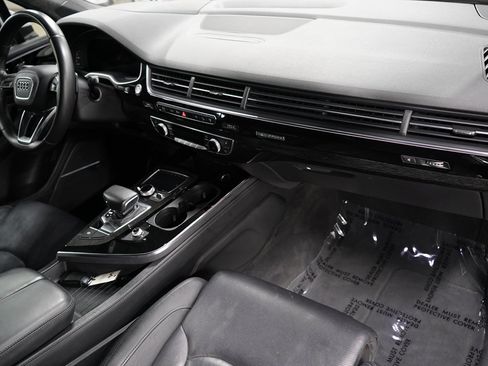Used 2017 Audi Q7 3.0T Prestige w/ Prestige Package AWD/4WD image 25