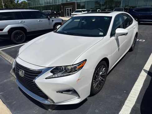 Used 2018 Lexus ES 350 w/ Luxury Package w/Wood Trim FWD image 1