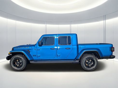 New 2025 Jeep Gladiator High Tide image 7