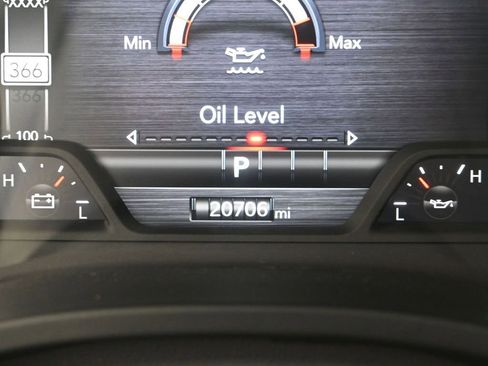 Used 2025 RAM 1500 Laramie image 17