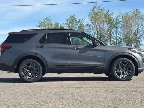 New 2026 Ford Explorer ST-Line w/ ST-Line Street Pack AWD/4WD image 8