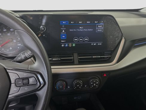 Used 2024 Chevrolet Trax LS w/ LS Convenience Package FWD image 18