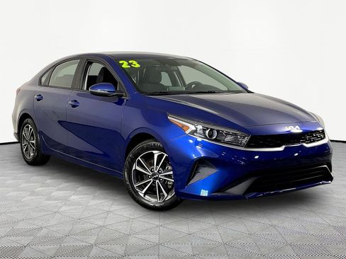 Used 2023 Kia Forte LXS w/ LXS Technology Package FWD image 3