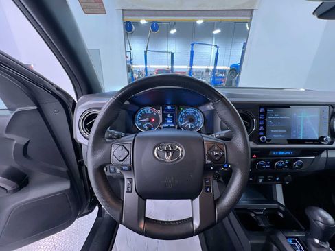 Used 2023 Toyota Tacoma TRD Off-Road w/ Advanced Technology Package AWD/4WD image 15