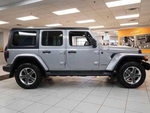 Used 2020 Jeep Wrangler Unlimited Sahara image 16