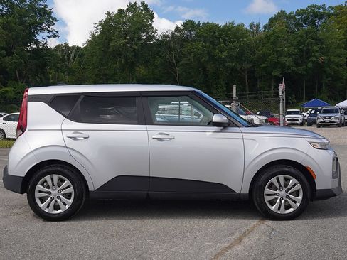 Used 2020 Kia Soul LX FWD image 15