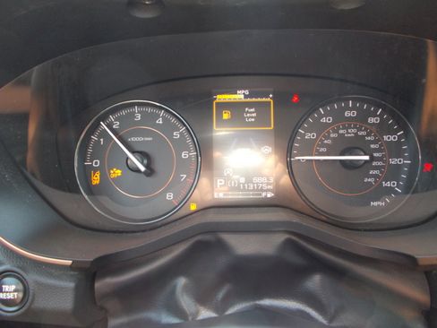 Used 2022 Subaru Crosstrek 2.0i Premium AWD/4WD image 16