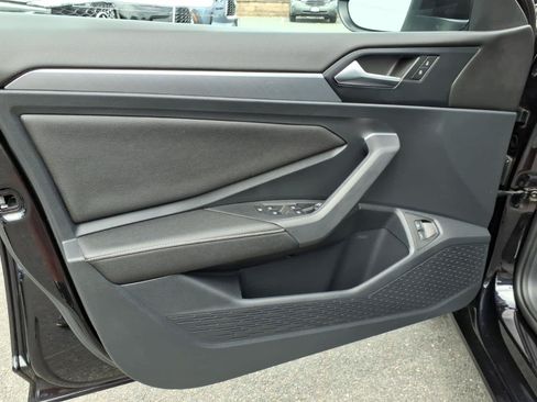 Used 2022 Volkswagen Jetta SE FWD image 7