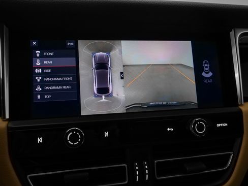 Used 2025 Porsche Macan image 35