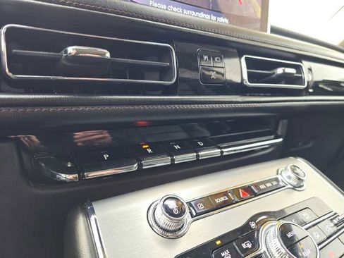 Used 2023 Lincoln Aviator AWD image 22