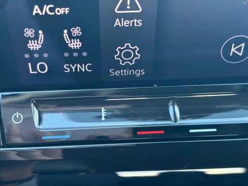 Used 2024 Volkswagen Atlas SE image 26