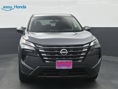 Used 2026 Nissan Rogue SV FWD image 2