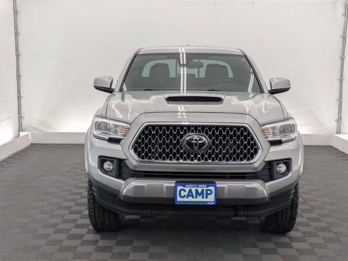 Used 2019 Toyota Tacoma TRD Sport image 9