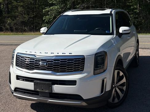 Used 2020 Kia Telluride EX w/ EX Premium Package FWD image 2