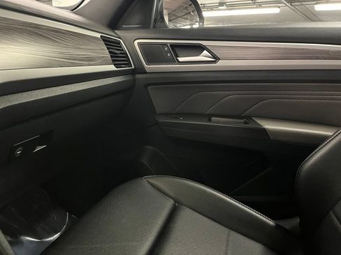 Used 2023 Volkswagen Atlas Cross Sport SE w/ Panoramic Sunroof Package AWD/4WD image 32