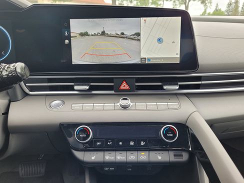 New 2025 Hyundai Elantra SEL image 20