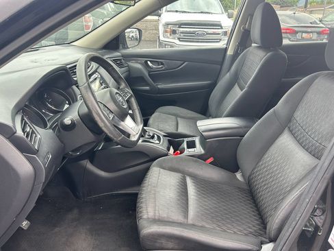 Used 2017 Nissan Rogue SV FWD image 27