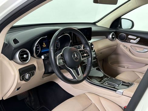 Used 2021 Mercedes-Benz GLC 300 image 4
