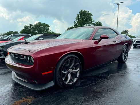 Used 2019 Dodge Challenger R/T RWD image 1