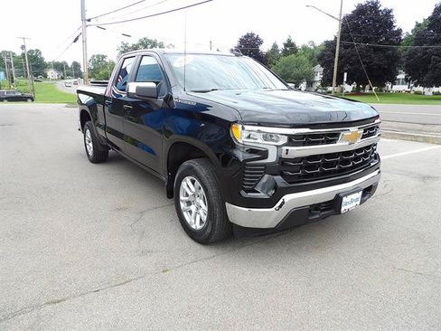 Used 2024 Chevrolet Silverado 1500 LT AWD/4WD image 7