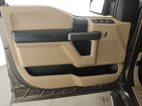 Used 2016 Ford F150 XLT w/ Equipment Group 302A Luxury image 6