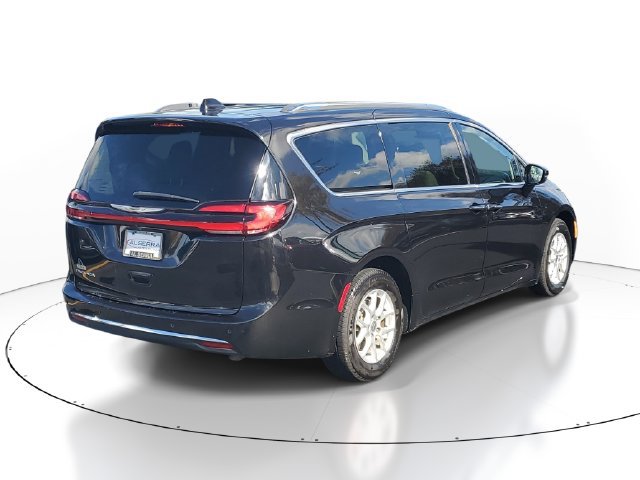 Used 2021 Chrysler Pacifica Touring-L FWD image 4