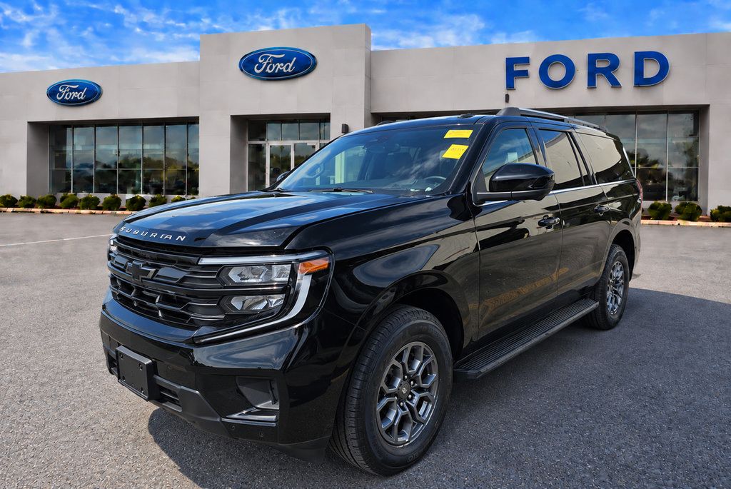 Used 2025 Ford Expedition Max Active AWD/4WD image 1