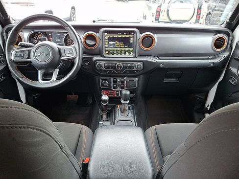 Used 2023 Jeep Gladiator Mojave w/ Cold Weather Group AWD/4WD image 10