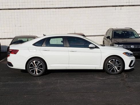 New 2026 Volkswagen Jetta Sport FWD image 2