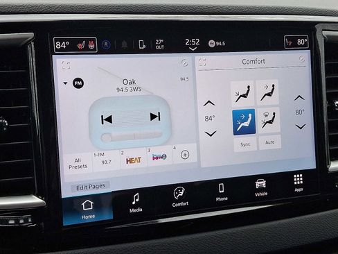 Used 2024 Chrysler Pacifica Touring-L image 16