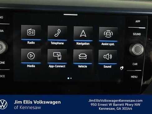 Certified 2023 Volkswagen Taos SE w/ Panoramic Sunroof Package image 8