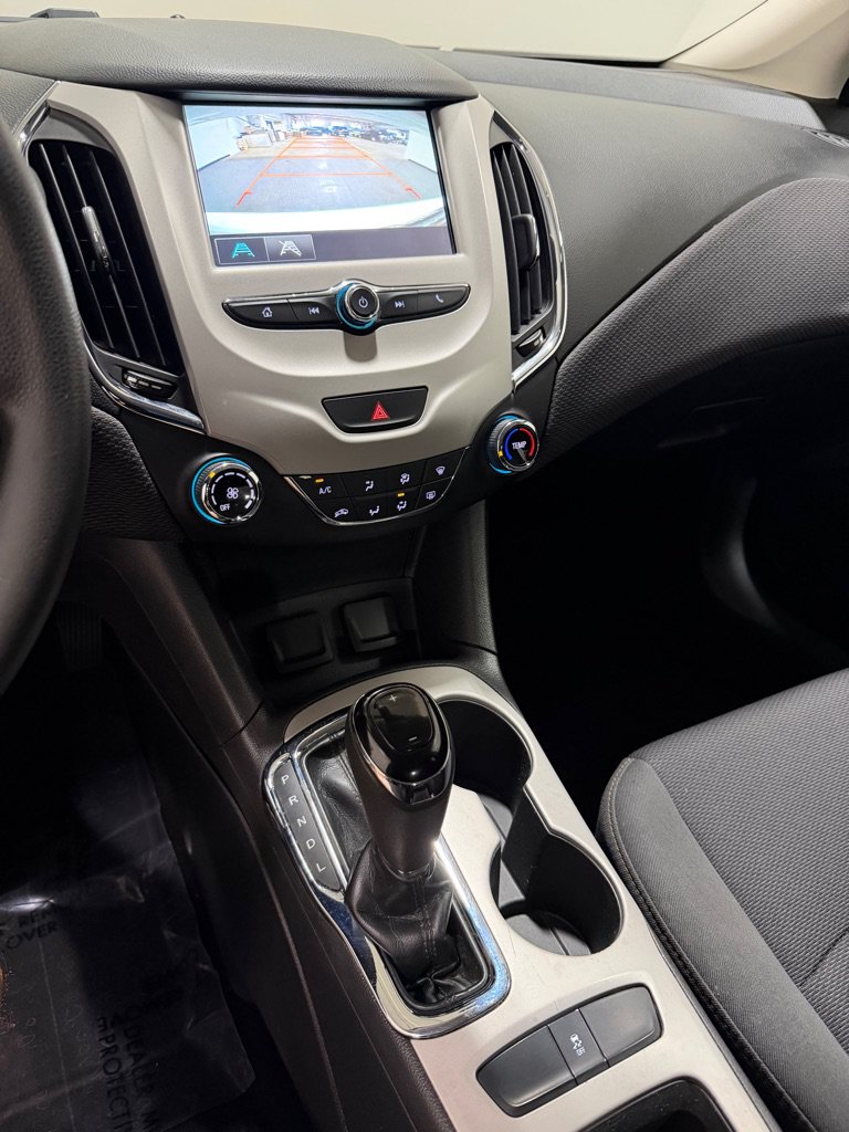 Used 2017 Chevrolet Cruze LS FWD image 13