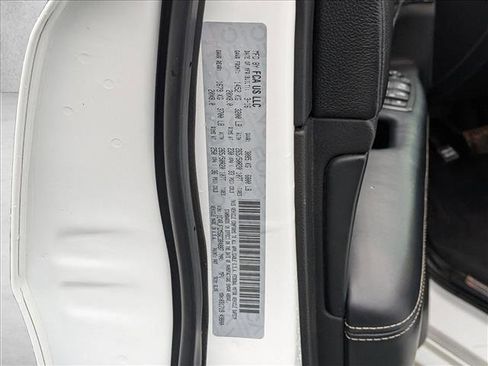 Used 2016 Jeep Grand Cherokee Overland image 25