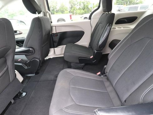 Used 2023 Chrysler Voyager LX FWD image 12