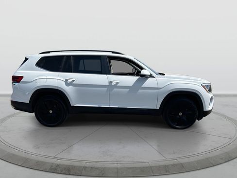 Used 2024 Volkswagen Atlas SE FWD image 9