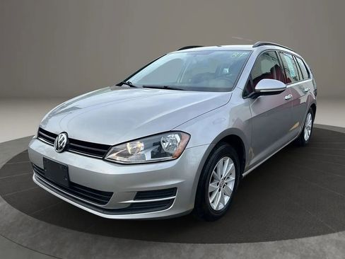Used 2017 Volkswagen Golf S image 1
