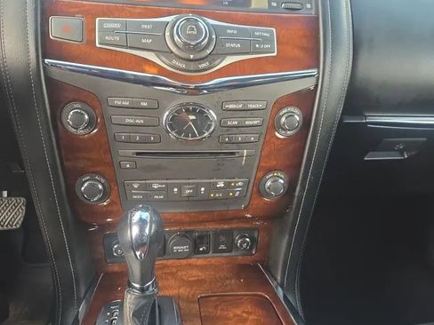 Used 2015 INFINITI QX80 4WD w/ Deluxe Technology Package image 9